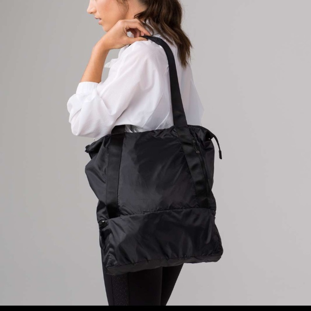 Lulu lemon Go Lightly Tote Packable NWT Black